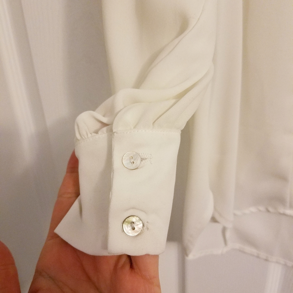 Eight Sixty White V Neck Blouse View 4